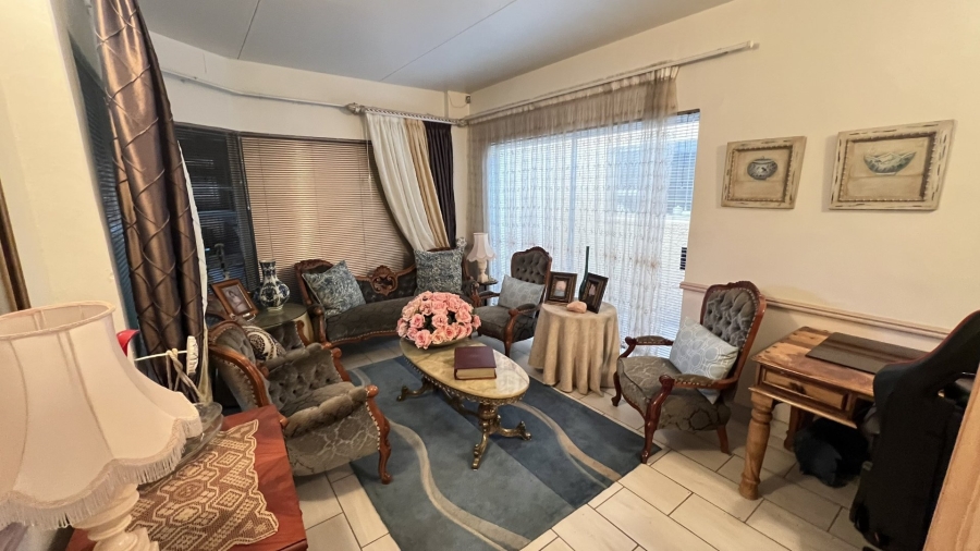 5 Bedroom Property for Sale in Fichardt Park Free State
